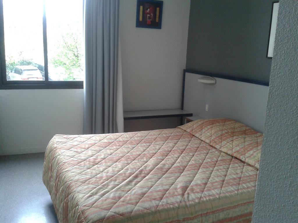 Hotel Entre 2 Mers Proche Bordeaux Carbon-Blanc Zimmer foto