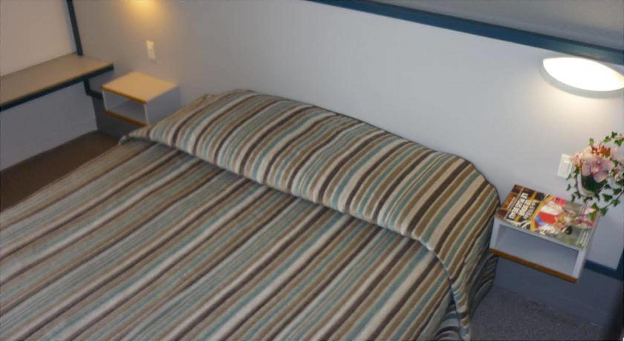 Hotel Entre 2 Mers Proche Bordeaux Carbon-Blanc Exterior foto