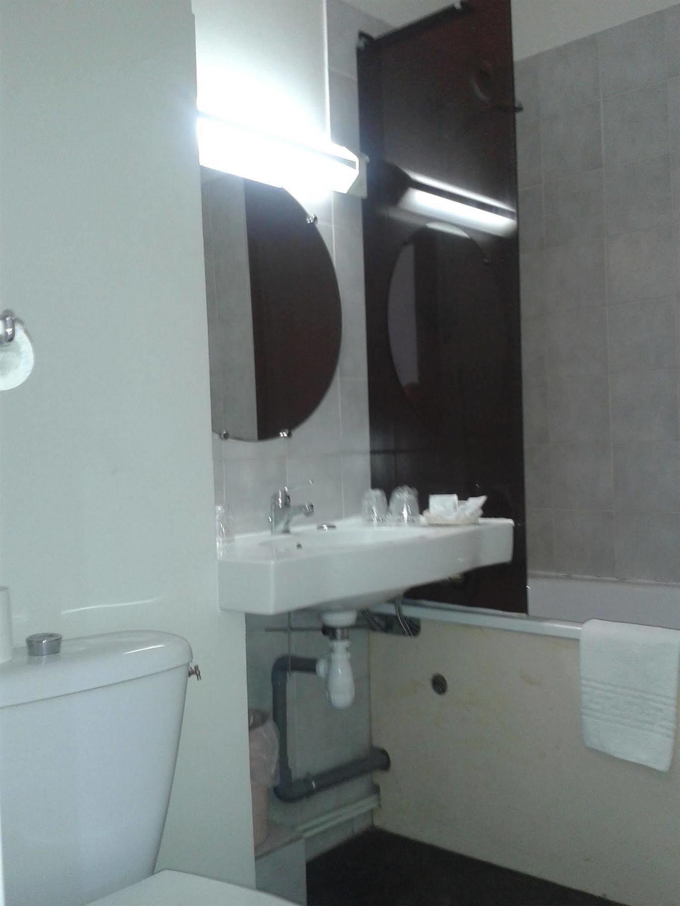 Hotel Entre 2 Mers Proche Bordeaux Carbon-Blanc Exterior foto