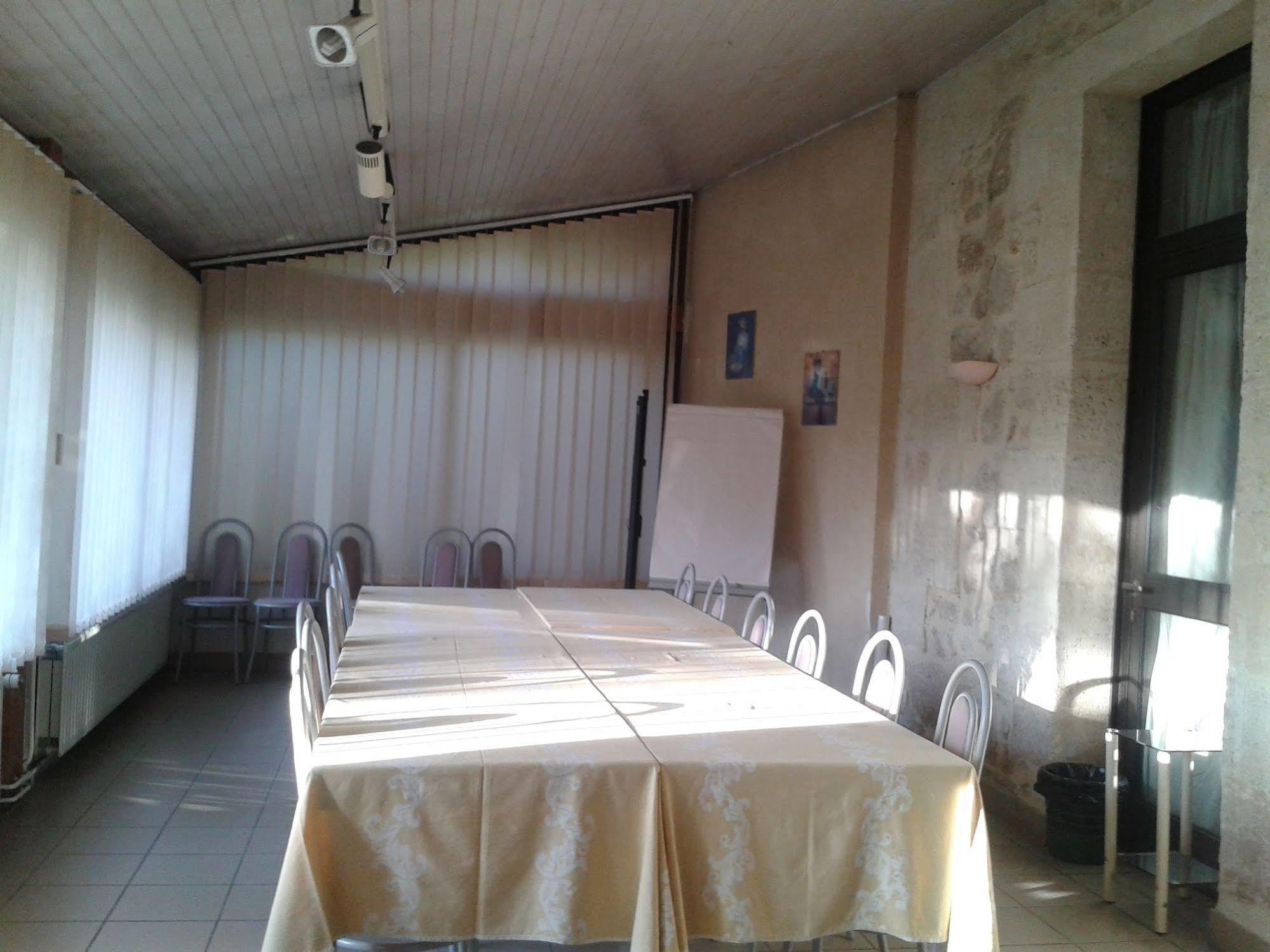 Hotel Entre 2 Mers Proche Bordeaux Carbon-Blanc Exterior foto