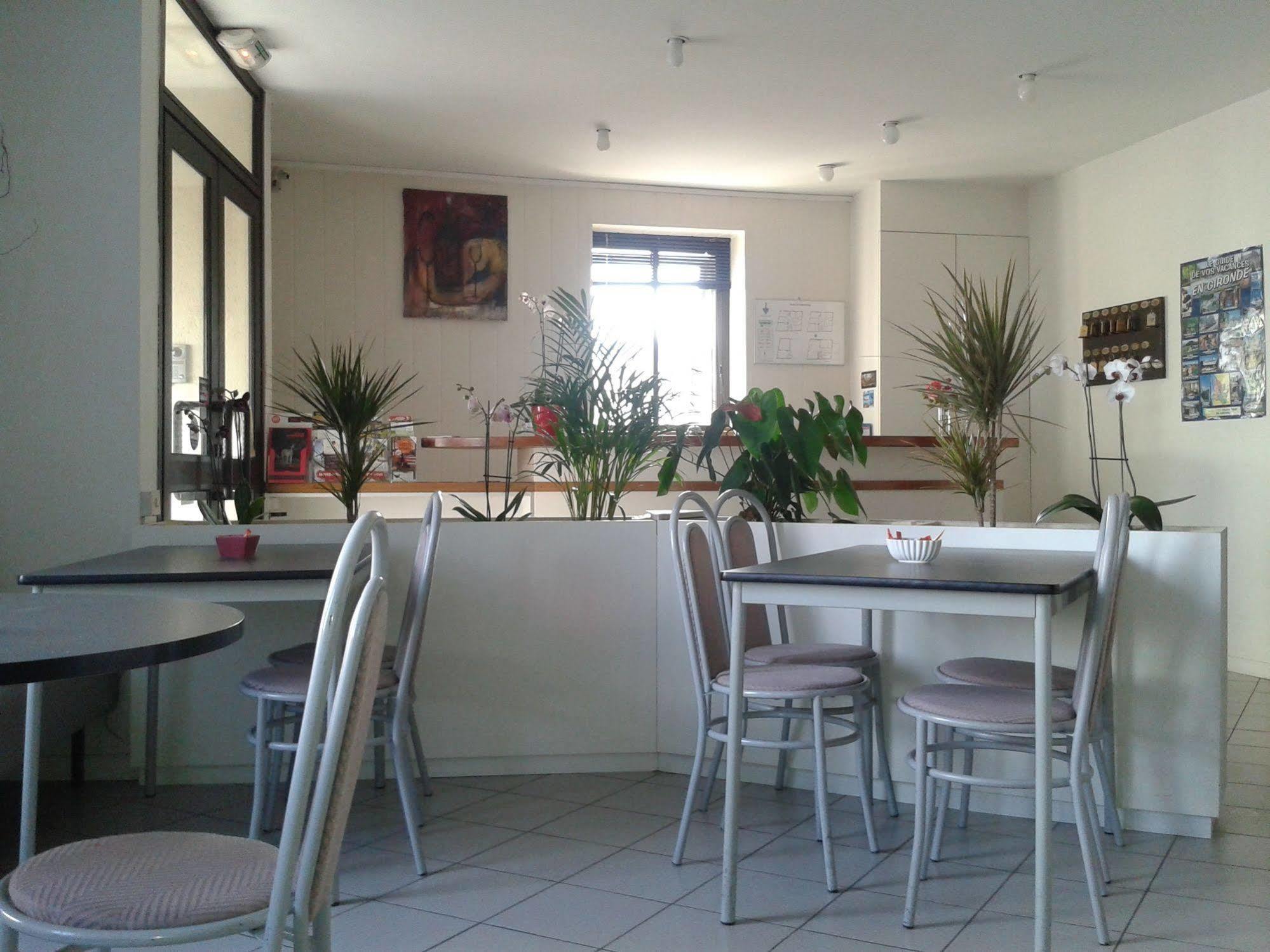 Hotel Entre 2 Mers Proche Bordeaux Carbon-Blanc Exterior foto